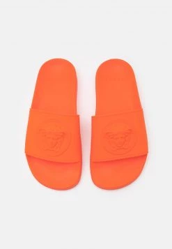 Versace SLIDES UNISEX Mules Neon Orange -Versace Soldes 2022 012e336dd9c7448abb291497acdf3425