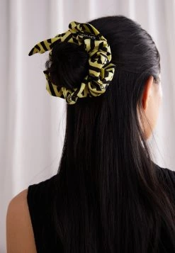 Versace Femme Accessoires Cheveux Yellow -Versace Soldes 2022 09f44023844c47339a9baabb03a091ee