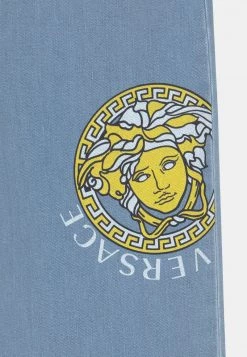Versace MEDUSE UNISEX Jean Boyfriend Blue/multicolor 5 Versace MEDUSE UNISEX Jean Boyfriend Blue/multicolor -Versace Soldes 2022 0ca57e30c0c5470ca0000c427653a7c2