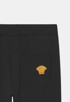 Versace MEDUSA CAPSULE DRIVERS UNISEX Pantalon De Survêtement Nero/oro 5 Versace MEDUSA CAPSULE DRIVERS UNISEX Pantalon De Survêtement Nero/oro -Versace Soldes 2022 16e3a71a0a104a5ab2123799f3781292