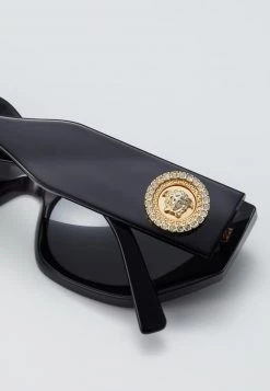 Versace Lunettes De Soleil Black Femme -Versace Soldes 2022 193f13bc262141669378d441bf0ea78d