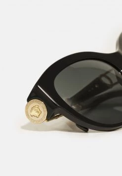 Versace Lunettes De Soleil Black Femme 9 Versace Lunettes De Soleil Black Femme -Versace Soldes 2022 1b8e06b43b424e1293649203f7dbc38e