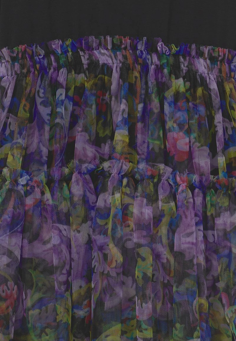 Versace DRESS STRASS BAROCCOFLAGE Robe En Jersey Nero/multicolor Enfant 3 Versace DRESS STRASS BAROCCOFLAGE Robe En Jersey Nero/multicolor Enfant – Image 3