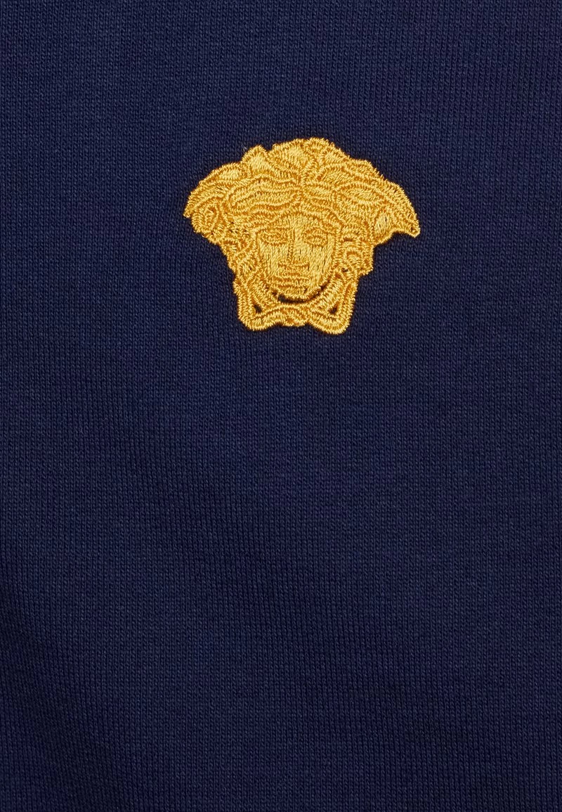 Versace MEDUSA CAPSULE DRIVERS UNISEX Sweat à Capuche Zippé Navy+oro 3 Versace MEDUSA CAPSULE DRIVERS UNISEX Sweat à Capuche Zippé Navy+oro – Image 3