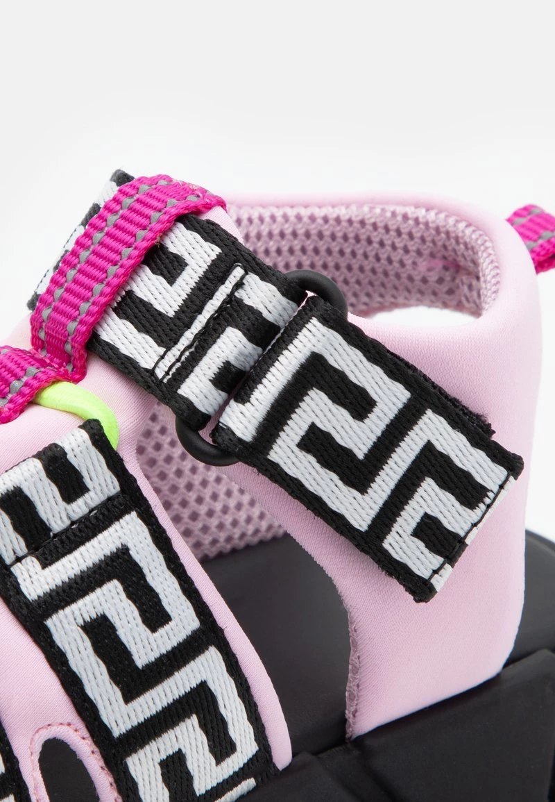 Versace UNISEX Sandales Candy/black/white 6 Versace UNISEX Sandales Candy/black/white – Image 6