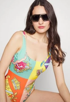 Versace Femme SWIMSUIT Maillot De Bain Multi Coloured 9 Versace Femme SWIMSUIT Maillot De Bain Multi Coloured -Versace Soldes 2022 393e0811c1e44b23b4c59a1146ea4eb8