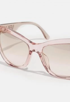 Versace Lunettes De Soleil Transparent Pink Femme 9 Versace Lunettes De Soleil Transparent Pink Femme -Versace Soldes 2022 4769d5bb959a4e80b429f46ce9abb6fc