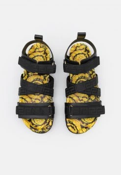 Versace UNISEX Sandales Black/gold -Versace Soldes 2022 4c767d6b9e344aa39e36eec5e119d829