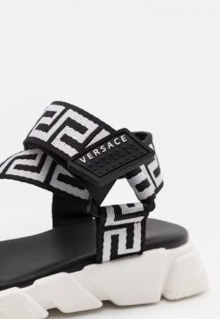 Versace Enfant Sandales Black/white -Versace Soldes 2022 4cc9295a53ea449fb926449f306da0a7