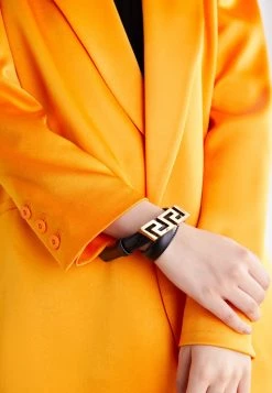 Versace Femme Bague Black -Versace Soldes 2022 51bb7bc2661248a09271fa1cf5ef894c