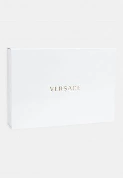 Versace UNISEX Grenouillère Bianco/oro 7 Versace UNISEX Grenouillère Bianco/oro -Versace Soldes 2022 5404e59c77cd48bca07a2d1daa699024