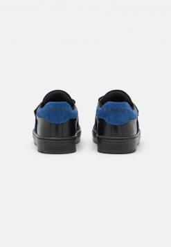 Versace Enfant Baskets Basses Nero/lapis -Versace Soldes 2022 69a0b9f24aa84ef99cd55c7d09ba1e07