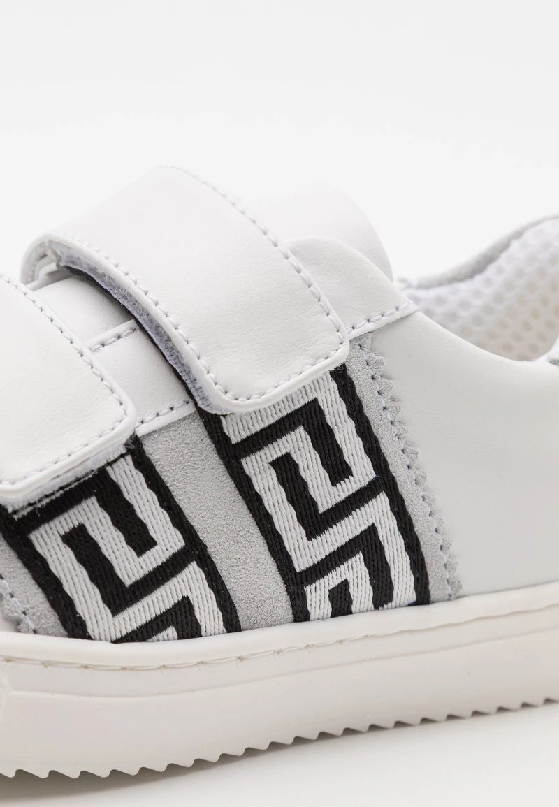 Versace Enfant UNISEX Baskets Basses White/gold 6 Versace Enfant UNISEX Baskets Basses White/gold – Image 6