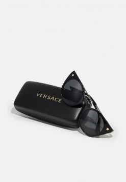 Versace Lunettes De Soleil Black Femme 8 Versace Lunettes De Soleil Black Femme -Versace Soldes 2022 7c77ec85d6d842bc8db0e487fabd6784