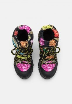 Versace Enfant Bottes à Lacets Nero/multicolor 9 Versace Enfant Bottes à Lacets Nero/multicolor -Versace Soldes 2022 7db3c114db514350b84a3cf7839396ea