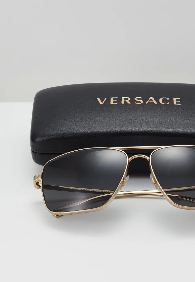 Versace Lunettes De Soleil Gold Coloured Homme 3 Versace Lunettes De Soleil Gold Coloured Homme – Image 3