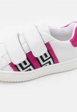 Versace UNISEX Baskets Basses White/ibiscus/gold 11 Versace UNISEX Baskets Basses White/ibiscus/gold -Versace Soldes 2022 970d1e801b8a4a75b4afd6bf54c9f73f