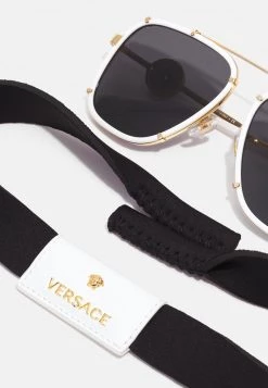 Versace Lunettes De Soleil White Unisex 7 Versace Lunettes De Soleil White Unisex -Versace Soldes 2022 9c29bc6089044c1b846868906ade543d