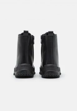 Versace Bottines à Lacets Nero/oro Enfant -Versace Soldes 2022 9d4f4a204f154fe3943b3a0c795c2196
