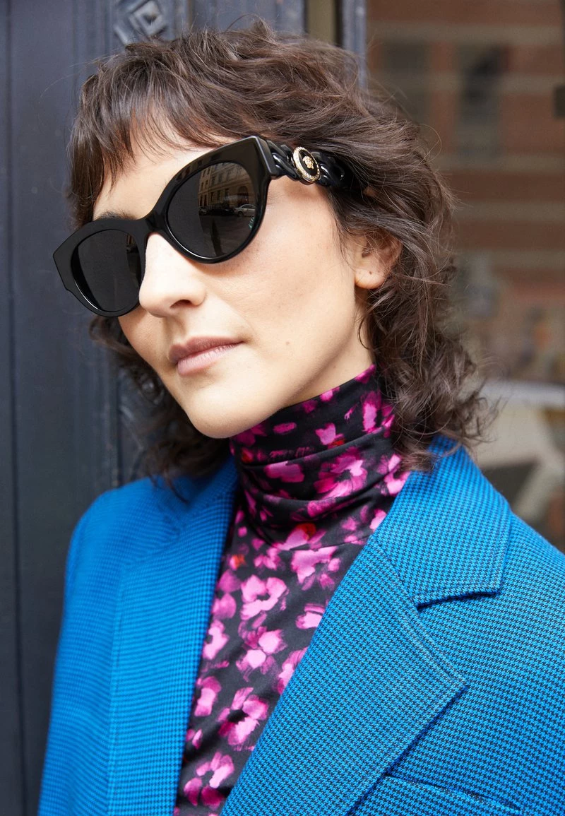 Versace Lunettes De Soleil Black Femme 2 Versace Lunettes De Soleil Black Femme – Image 2