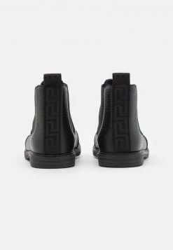 Versace Enfant Bottines Nero 8 Versace Enfant Bottines Nero -Versace Soldes 2022 a2d1f802a3aa4499866890b2389ab41a