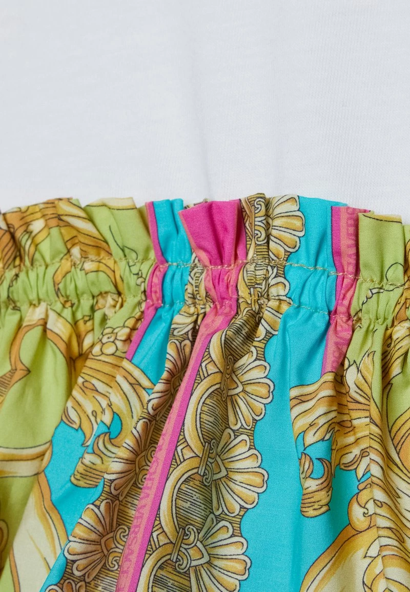 Versace DRESS JERSEY POPELINE BAROCCO Robe En Jersey Bianco/cerise/multicolor Enfant 3 Versace DRESS JERSEY POPELINE BAROCCO Robe En Jersey Bianco/cerise/multicolor Enfant – Image 3