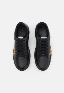 Versace Enfant Baskets Basses Nero/oro 9 Versace Enfant Baskets Basses Nero/oro -Versace Soldes 2022 a837bc54b31f4d25989ec0058f513d0c