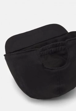 Versace HAT SOLID COLOR UNISEX Casquette Black/gold -Versace Soldes 2022 ac652a31c30a4175893bfabf46940400