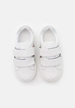 Versace Enfant UNISEX Baskets Basses White/gold 9 Versace Enfant UNISEX Baskets Basses White/gold -Versace Soldes 2022 acd403b46089445aa61773c040a1079b