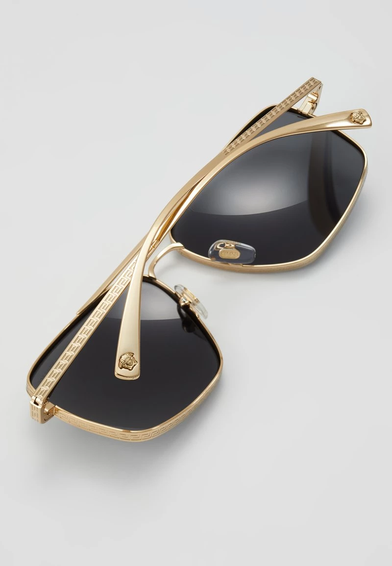 Versace Lunettes De Soleil Gold Coloured Homme 5 Versace Lunettes De Soleil Gold Coloured Homme – Image 5