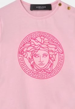 Versace PRINT SIGNATURE LOGO 3 PACK UNISEX Cadeau De Naissance Baby Rose/fuxia -Versace Soldes 2022 b05ba1a7ccab413c81585f48f6d99a64