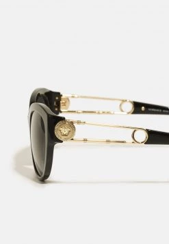 Versace Lunettes De Soleil Black Femme 7 Versace Lunettes De Soleil Black Femme -Versace Soldes 2022 cfef9d627e104cec8c88914a24159866