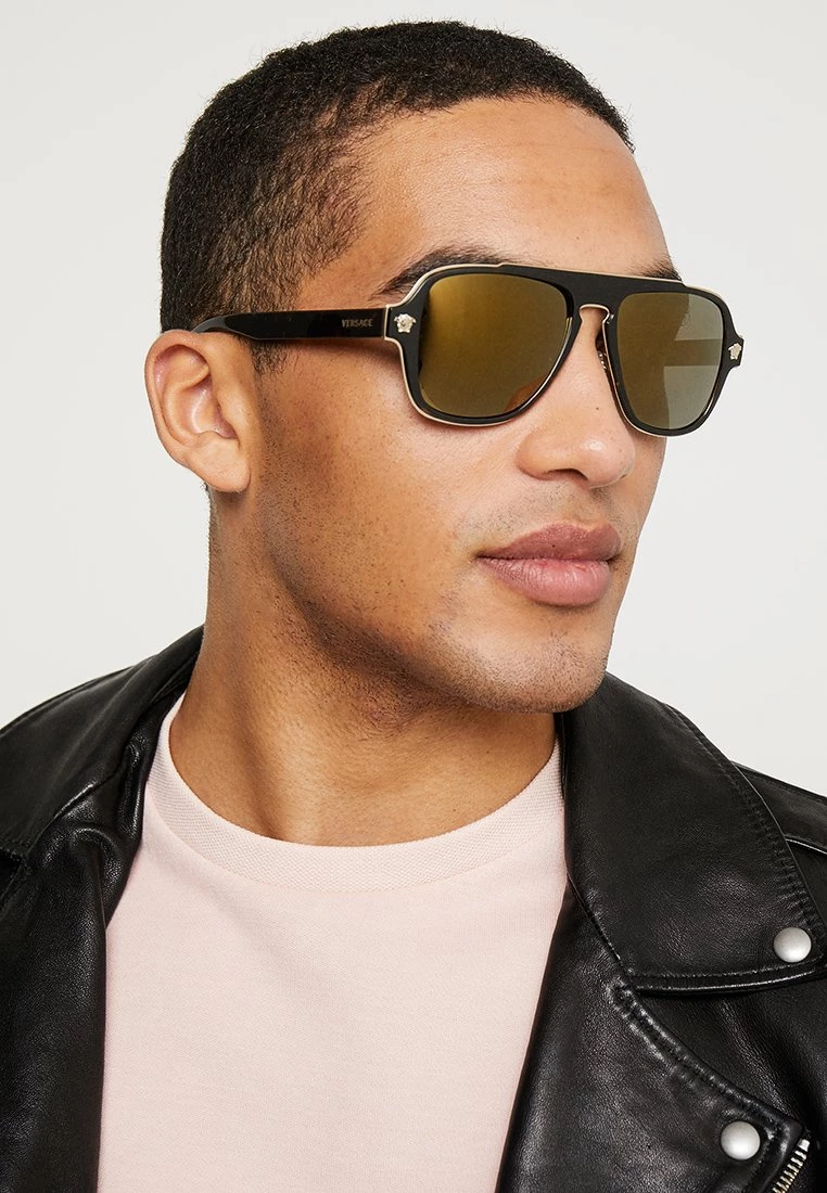 Versace Lunettes De Soleil Dark Havana Homme 2 Versace Lunettes De Soleil Dark Havana Homme – Image 2