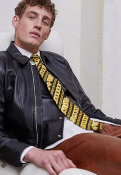 Versace Homme Cravate Black/gold 9 Versace Homme Cravate Black/gold -Versace Soldes 2022 d66c55c4b2c5428c83f60dddbcfe1d3c