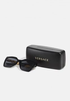 Versace Lunettes De Soleil Black Femme 8 Versace Lunettes De Soleil Black Femme -Versace Soldes 2022 eee20c7c76bb48eaad644090fd561cf8