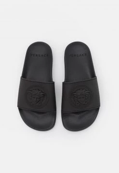 Versace SLIDES UNISEX Mules Black 9 Versace SLIDES UNISEX Mules Black -Versace Soldes 2022 f8611d61448146bb83946a7755ce126f